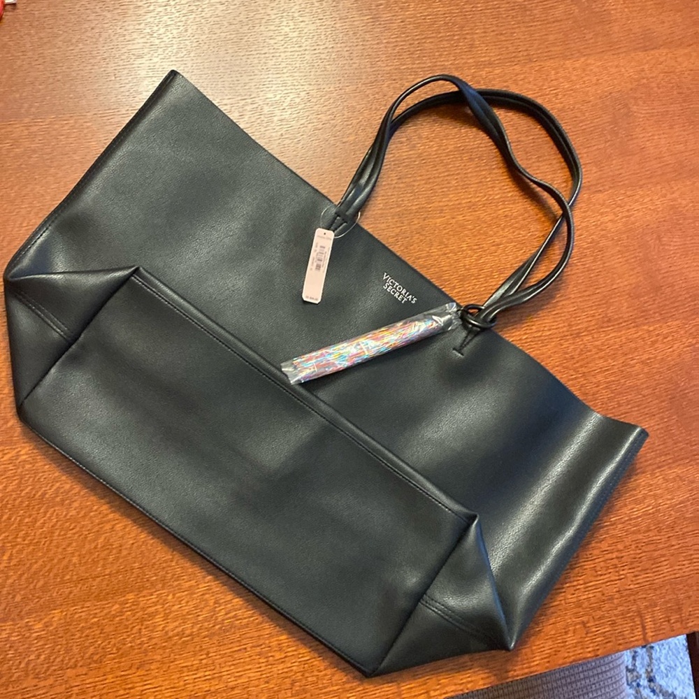 VICTORIA’S SECRET TOTE - NWT